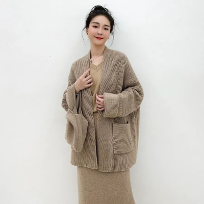 dongguan knitwear factory, dongguan knitwear supplier  cashmeres silk knitted top cardigan wool cardigan women sweater men sweater knitted dress knitted skirt knitted robe knitted overcoat knitted pullover knitted undershirts knitted top knitted vest knitted tank top knitted hoodie knitted t shirt knitted shirt knitted pants