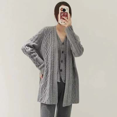 dongguan knitwear factory, dongguan knitwear supplier  cashmeres silk knitted top cardigan wool cardigan women sweater men sweater knitted dress knitted skirt knitted robe knitted overcoat knitted pullover knitted undershirts knitted top knitted vest knitted tank top knitted hoodie knitted t shirt knitted shirt knitted pants