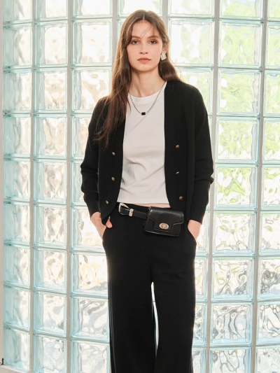 dongguan knitwear factory, dongguan knitwear supplier  cashmeres silk knitted top cardigan wool cardigan women sweater men sweater knitted dress knitted skirt knitted robe knitted overcoat knitted pullover knitted undershirts knitted top knitted vest knitted tank top knitted hoodie knitted t shirt knitted shirt knitted pants