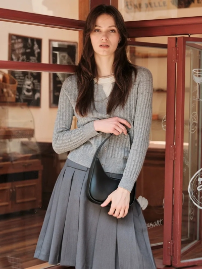 dongguan knitwear factory, dongguan knitwear supplier  cashmeres silk knitted top cardigan wool cardigan women sweater men sweater knitted dress knitted skirt knitted robe knitted overcoat knitted pullover knitted undershirts knitted top knitted vest knitted tank top knitted hoodie knitted t shirt knitted shirt knitted pants