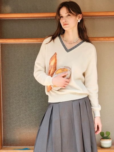 dongguan knitwear factory, dongguan knitwear supplier  cashmeres silk knitted top cardigan wool cardigan women sweater men sweater knitted dress knitted skirt knitted robe knitted overcoat knitted pullover knitted undershirts knitted top knitted vest knitted tank top knitted hoodie knitted t shirt knitted shirt knitted pants