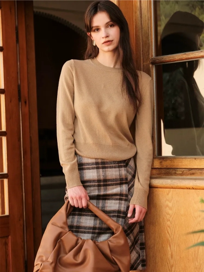 dongguan knitwear factory, dongguan knitwear supplier  cashmeres silk knitted top cardigan wool cardigan women sweater men sweater knitted dress knitted skirt knitted robe knitted overcoat knitted pullover knitted undershirts knitted top knitted vest knitted tank top knitted hoodie knitted t shirt knitted shirt knitted pants