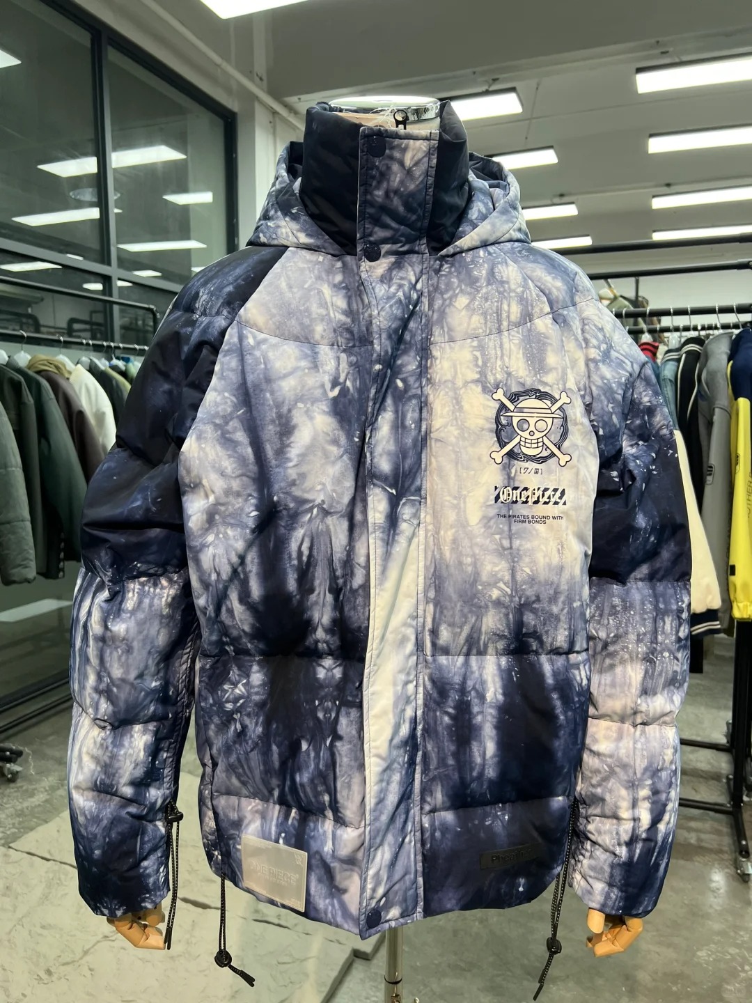 dongguan streetwear factory, dongguan streetwear  men down coat  supplier
