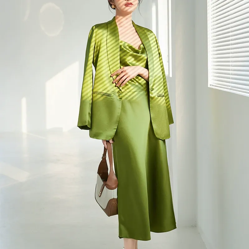 dongguan womenwear factory, dongguan womenwear women coat supplier