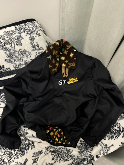 dongguan streetwear factory, dongguan streetwear supplier  men jeans men coat men down coat women jeans cargo pants casual pants t shirt washed t shirt cropped t shirt polo shirt hoodie jogger women jogger jacket rush guard baseball jacket men shirt men vest casual shirt hawaii shirt