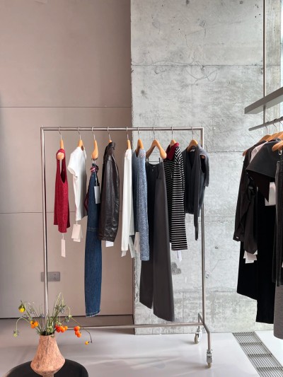 dongguan essentials dongguan hoodie dongguan t shirt dongguan shirt dongguan polo shirt dongguan coat dongguan jacket dongguan sweatpants dongguan pants dongguan shorts dongguan crop t shirt 