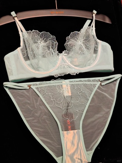 dongguan silk robe dongguan silk slip dongguan silk sleep dress dongguan silk pajamas dongguan men silk pajamas dongguan lingerie dongguan underwear dongguan sexy pajamas 